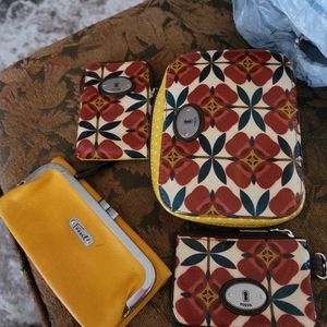 FOSSIL. Yellow flower. LOT.